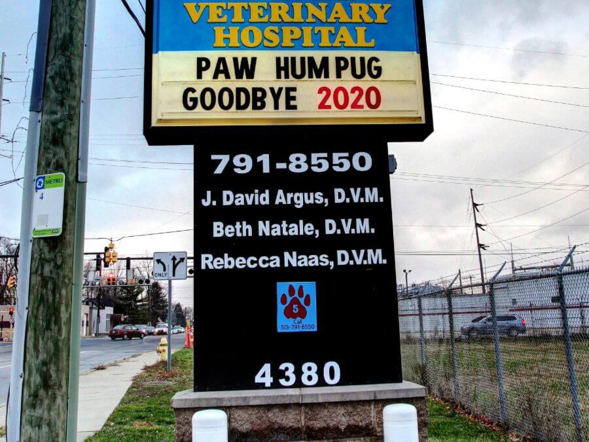 Exterior sign Deer Park Veterinary Hospital
