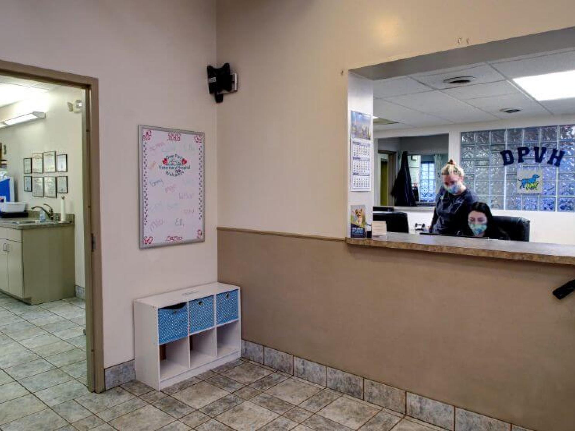 Checkout area Deer Park Veterinary Hospital